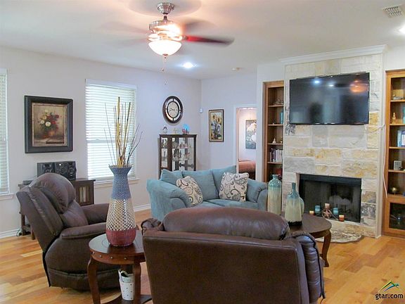 5th image of 807 Eastfield Dr