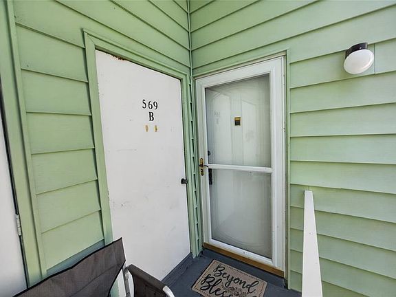 2nd image of 569 Midway Dr #B