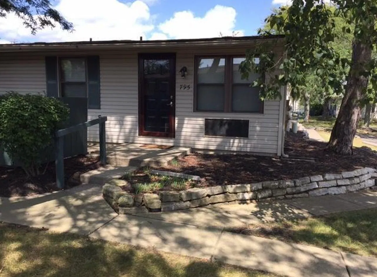 1 bed, 750 sqft, $1,250 — Photo 2