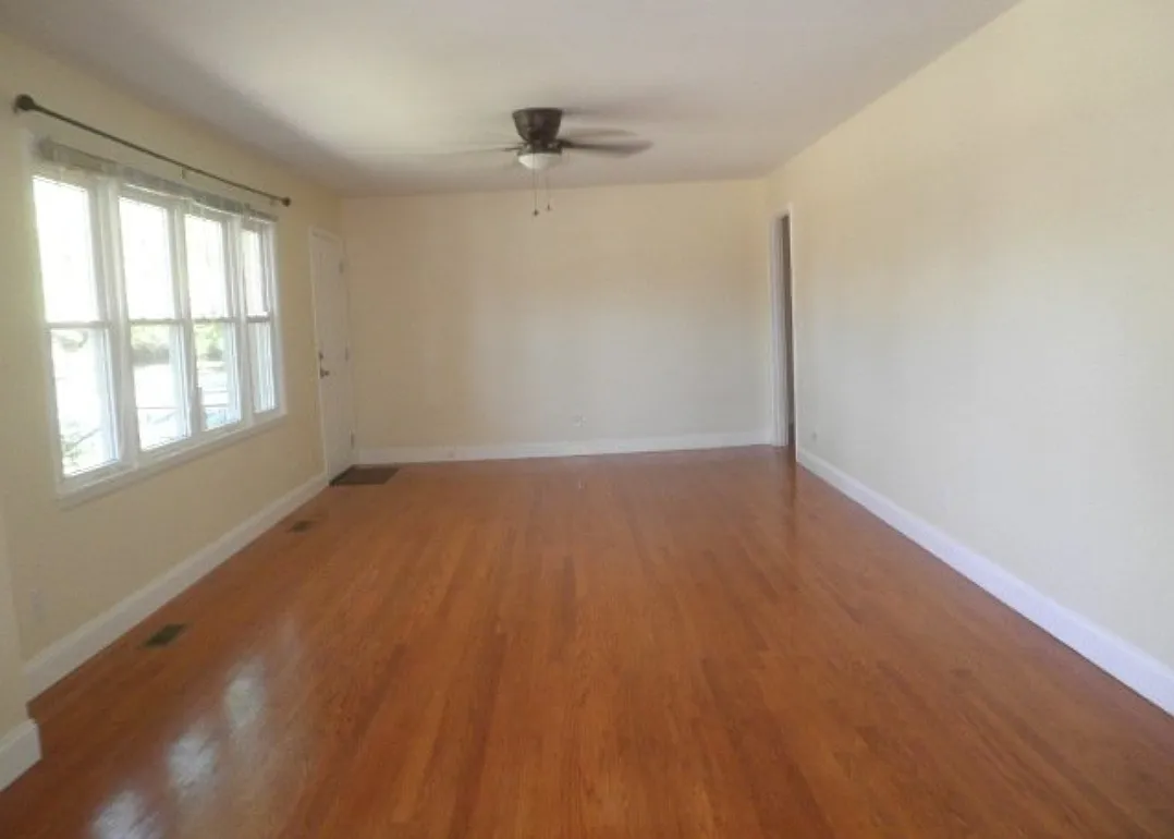 3 bed, 1575 sqft, $1,800 — Photo 3