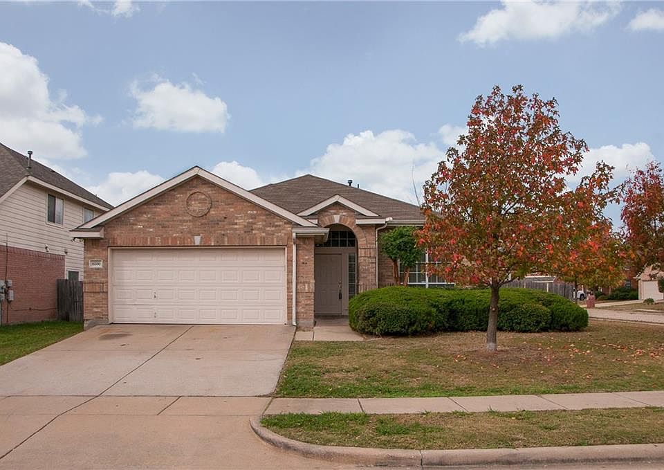 1st image of 6500 Cove Hollow Dr