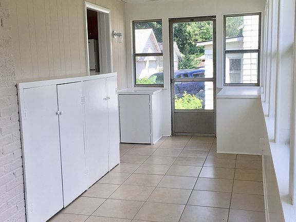 5th image of 1239 Loeser Ave