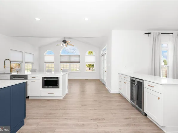 18106 Bullock Ct, Hagerstown, MD 21740