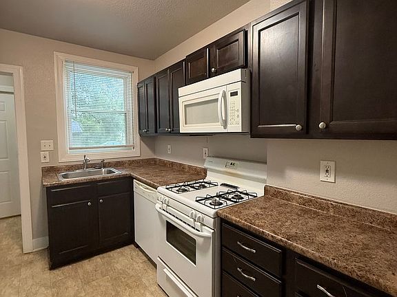 5th image of 2601 E Walnut St #2603