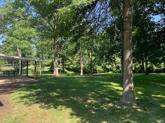 3rd image of 633 Highland Dr