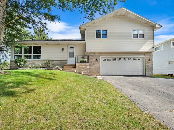 2701 Victoria Ln, Madison, WI 53704