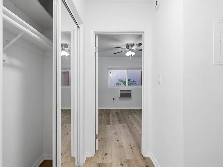 6640 Darby Ave — Photo 39