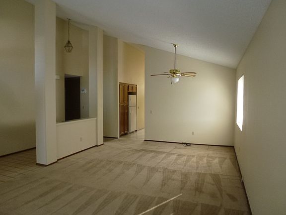 3rd image of 1020 Peppertree Dr