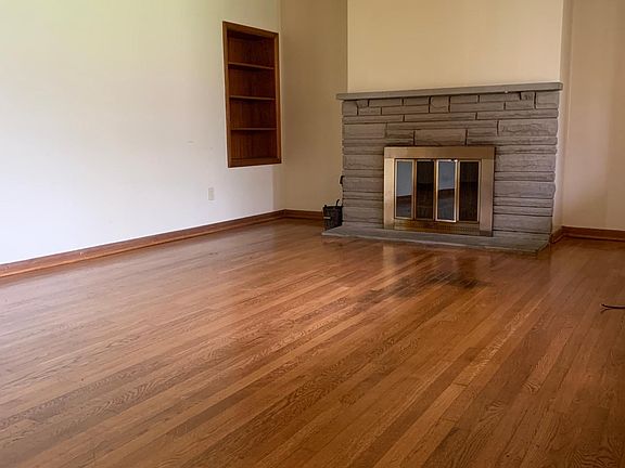2nd image of 4920 Lunar Dr