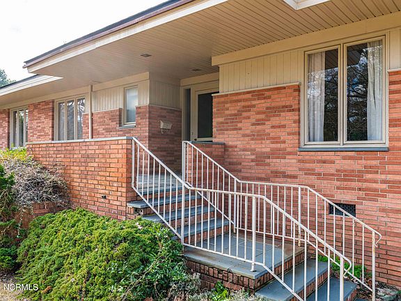 5th image of 716 S Crescent Drive