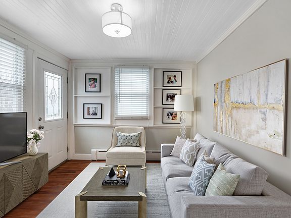 Entry staged-sitting room