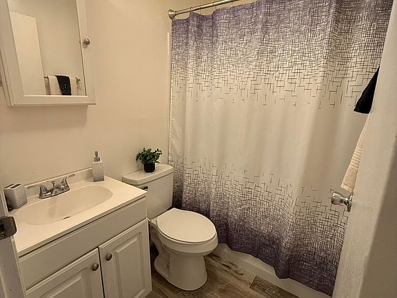 4th image of 132 W 37th St
