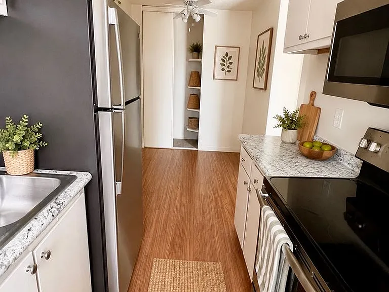 Canyon Club Apartments — Photo 23