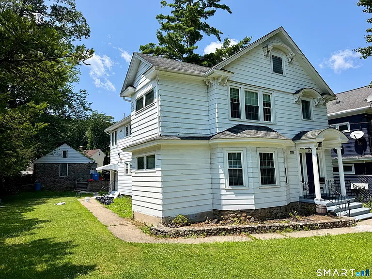 332 Robbins St — Photo 22