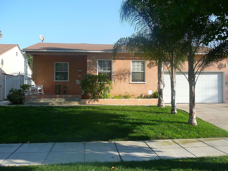 2nd image of 525 E Rosewood Ct