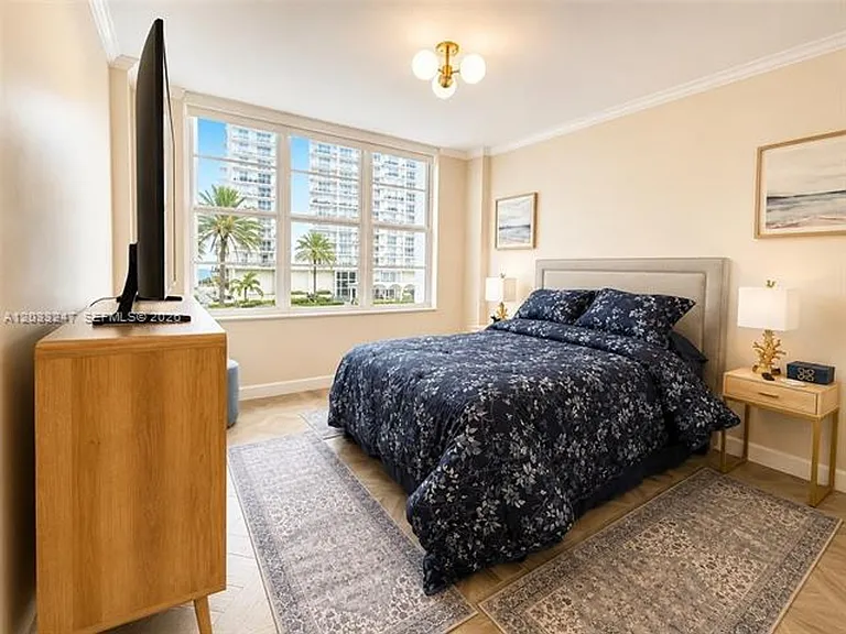 5700 Collins Ave #3A — Photo 25
