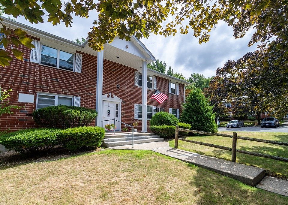 Pickwick Manor Condominiums 131 Litchfield St Leominster MA Zillow