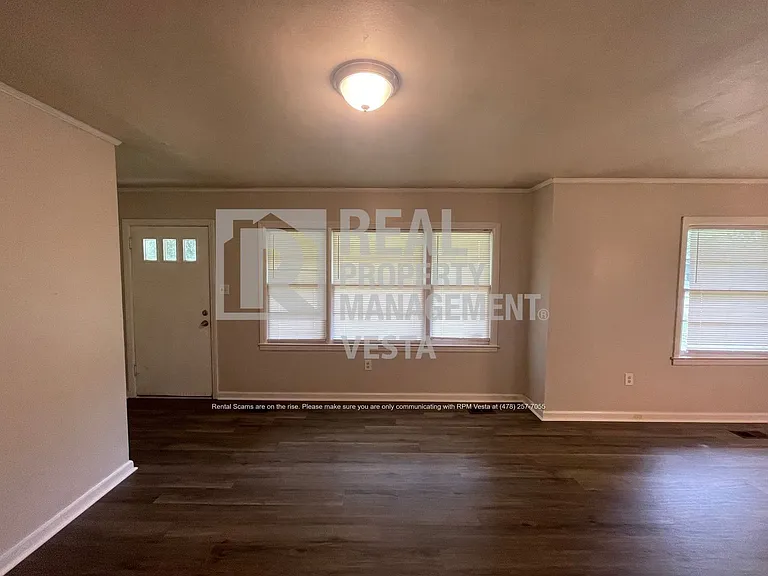 5351 Finsbury Dr — Photo 2