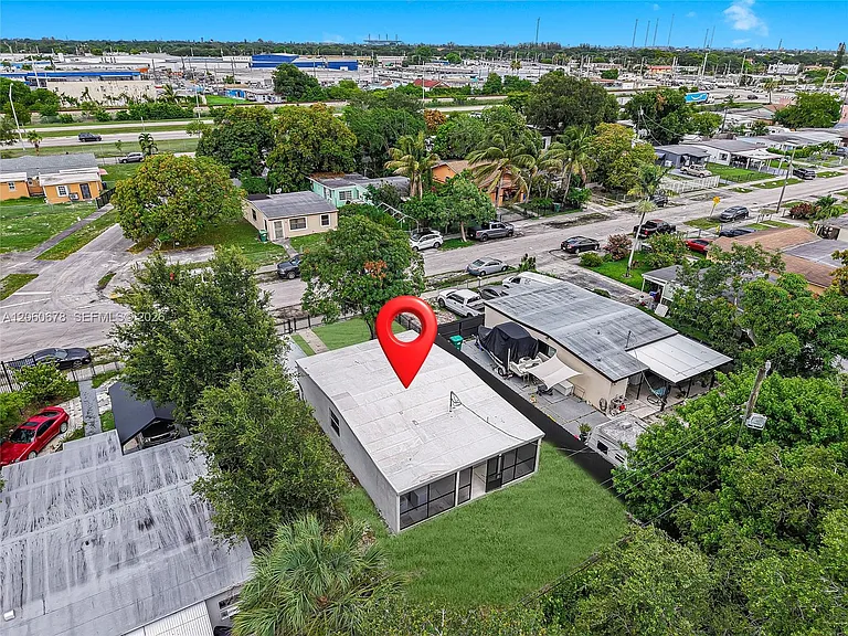 2290 Rutland St — Photo 35
