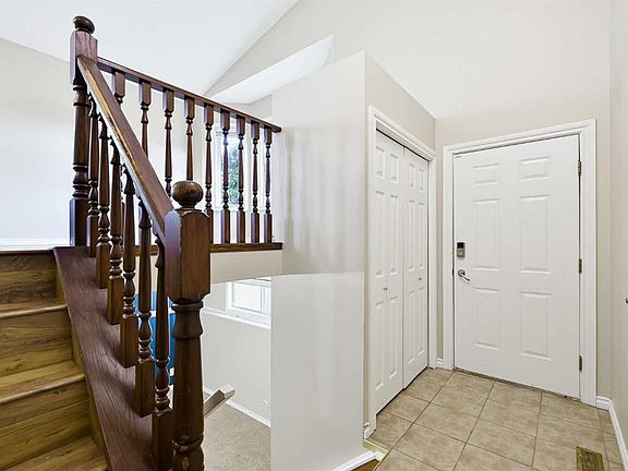 3rd image of 13 S Shawglen Ct SW