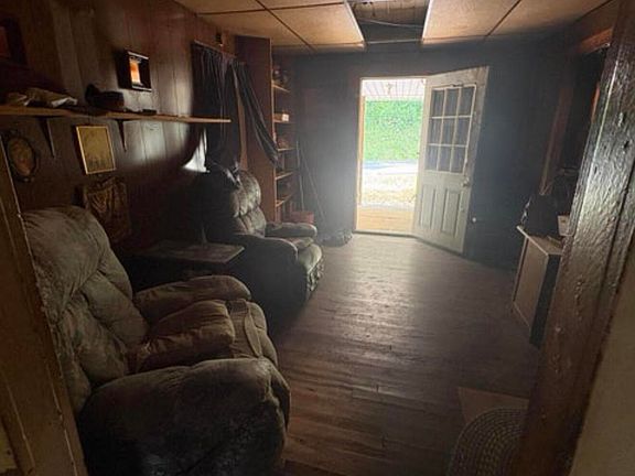 4th image of 2195 Richwood Rd