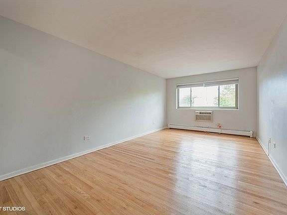 2nd image of 1415 W Lunt Ave APT 406