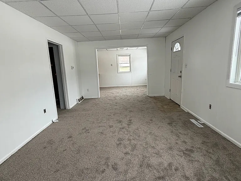 410 10th Ave E — Photo 5