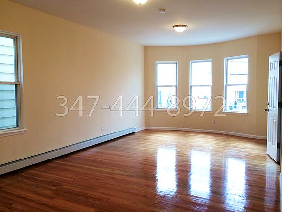 4th image of 1009 E 228th St