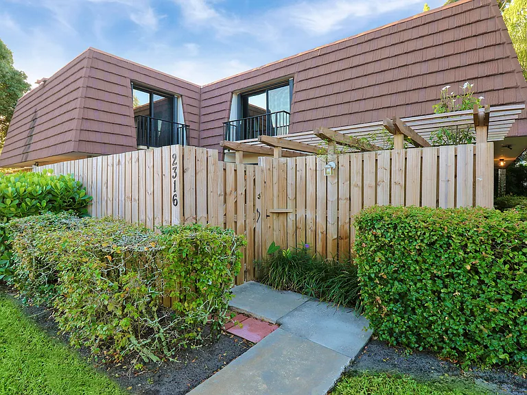 2316 23rd Ln — Photo 28