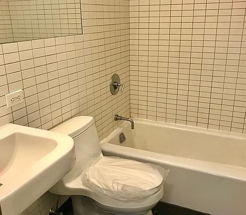 5th image of 222 E 39th St APT 7D
