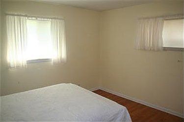 5th image of 895 High St