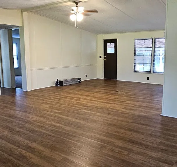 108 Davis Rd E — Photo 33