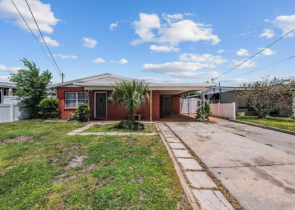 2709 W Abdella St