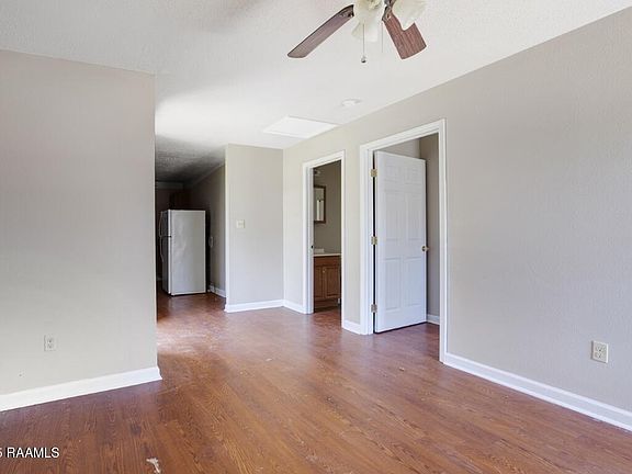 3rd image of 604 N Western Ave