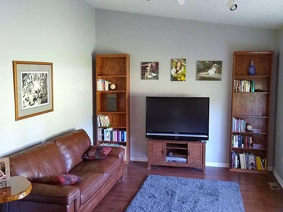 3rd image of 7055 Fox Plum Dr