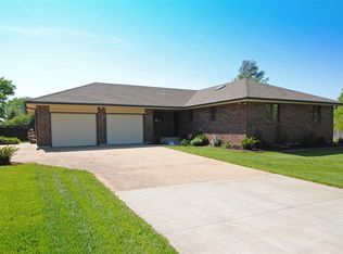 903 SW Glendale Dr, Topeka, KS 66606
