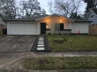 5811 Silver Forest Dr, Houston, TX 77092