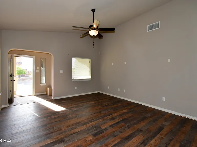 300 Saltford Pl — Photo 48
