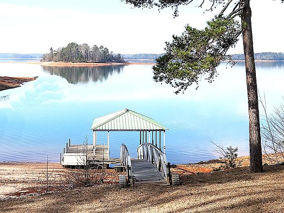 2nd image of 425 Carter Rd