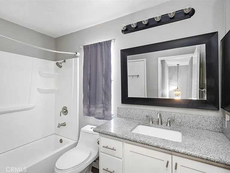 28045 Blandings — Photo 20