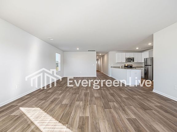 5th image of 1235 English Oaks