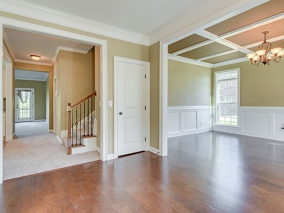 4th image of 726 Spotswood Dr