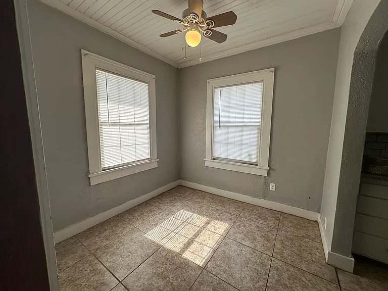 521 Beard Ave — Photo 4