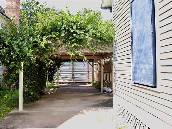 4th image of 503 Hudgins St