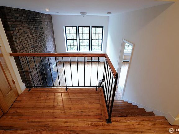 2nd image of 160 W 76th St APT 3A
