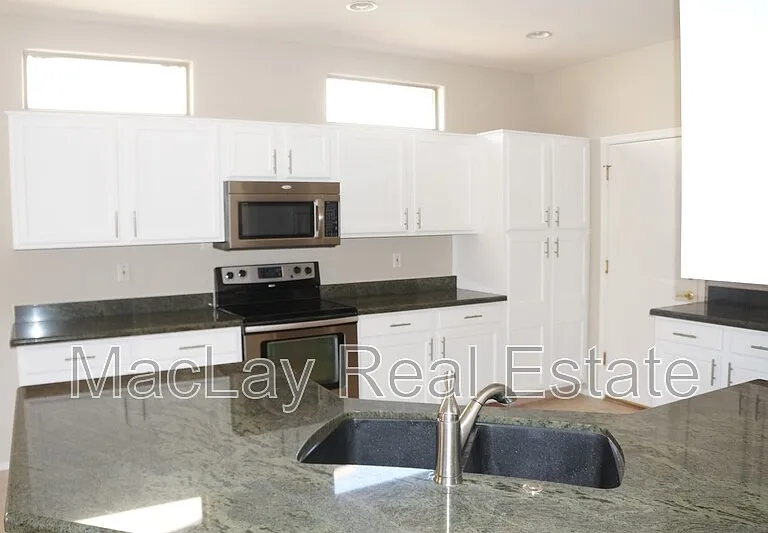 203 W Cedar Dr — Photo 5