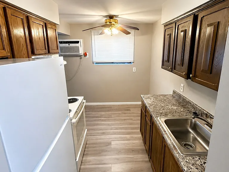 1630 Marion St #1 — Photo 4
