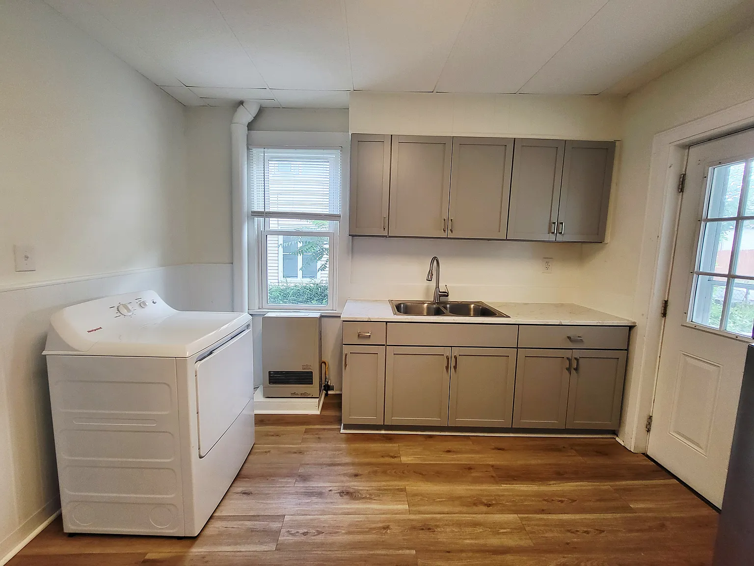 2 bed, 900 sqft, $1,250 — Photo 2