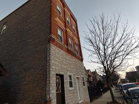 2nd image of 2911 S Wallace St #3R