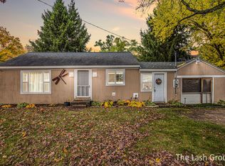 1487 E Pine Hill Ave, White Cloud, MI 49349